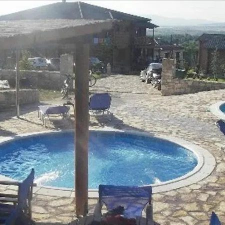To Xilino Chorio Hotel Ángistron