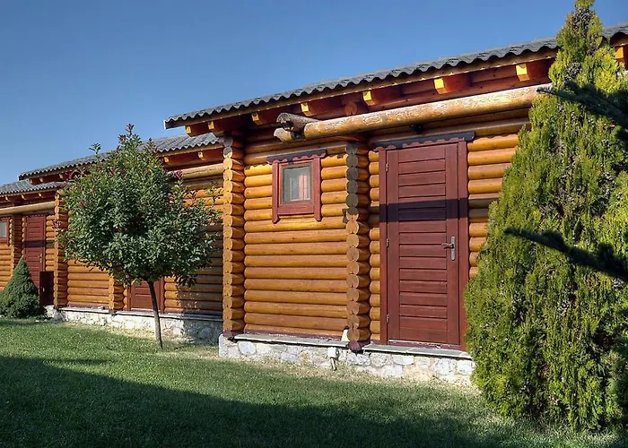 Ξενοδοχείο το ξύλινο χωριό